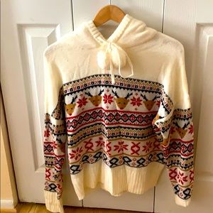 NWOT No boundaries Christmas sweater with hoodie